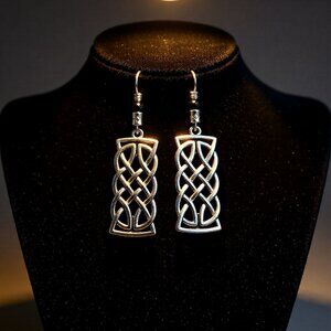 Handmade! Pagan Viking Celtic Knot Vibe. Flashy Black & Silver Earrings